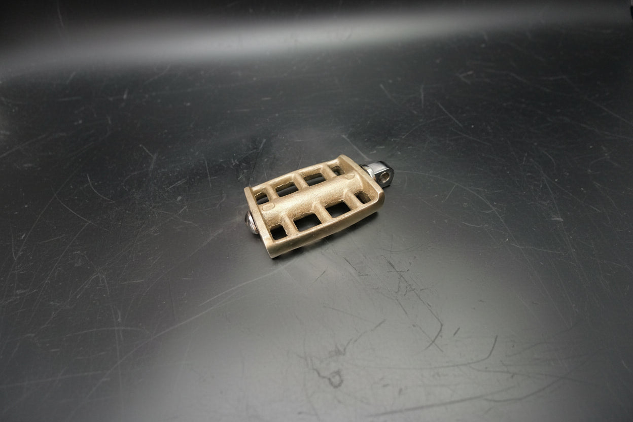 Brass 'Skeleton' Kicker