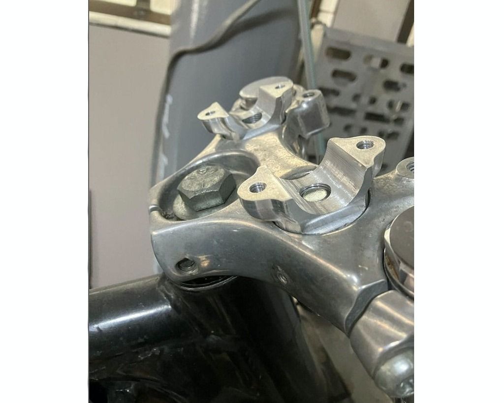 MS Flanders Solid Mount Riser